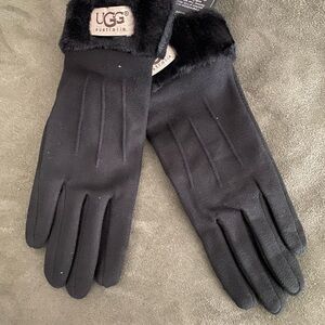 UGG Women's Elegant Black Gloves